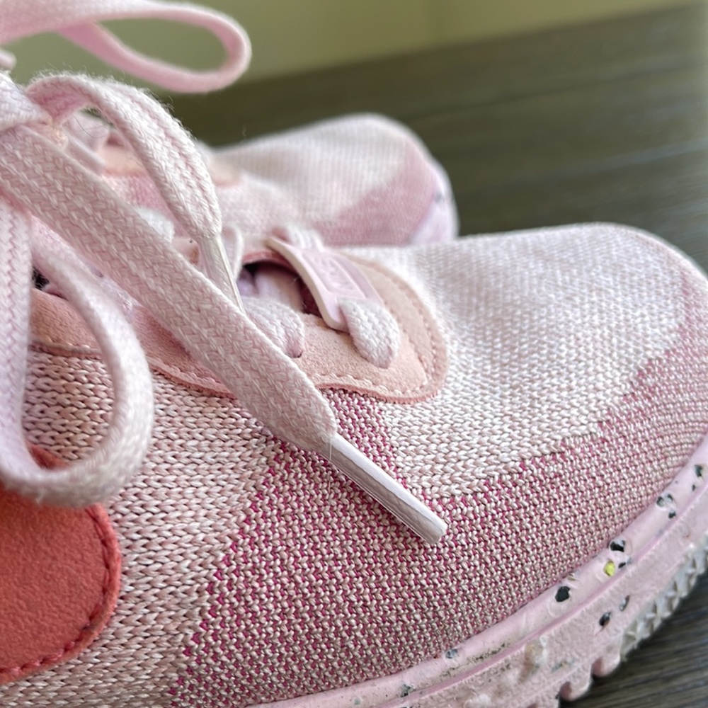 Shoes - Picture 5 of 5